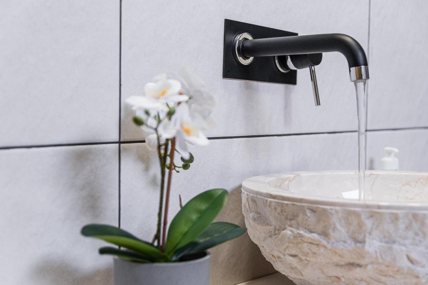 ホテル Guestready - Charming Stone Wall Retreat ヴィラ・ノヴァ・デ・ガイア エクステリア 写真