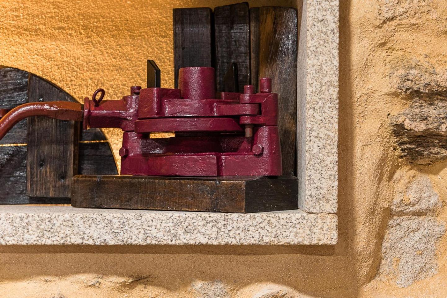 ホテル Guestready - Charming Stone Wall Retreat ヴィラ・ノヴァ・デ・ガイア エクステリア 写真