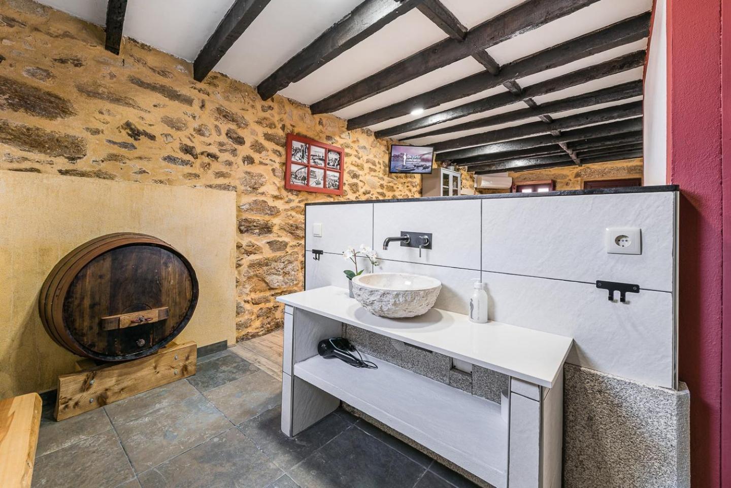 ホテル Guestready - Charming Stone Wall Retreat ヴィラ・ノヴァ・デ・ガイア エクステリア 写真